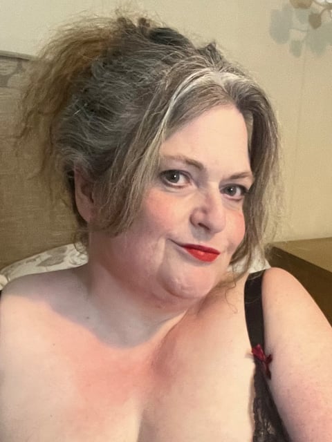 pornos.live bbw_gilf_uk profile on OnlyFans in granny category