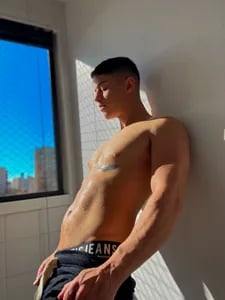 pornos.live caroalvaro profile on OnlyFans in gay category