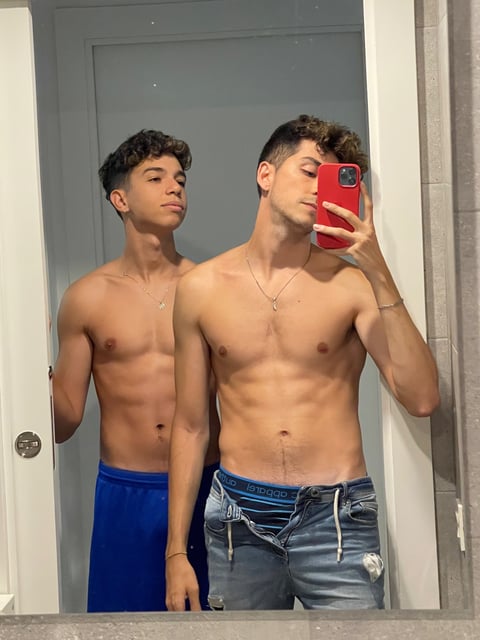 pornos.live davexmau profile on OnlyFans in gay category