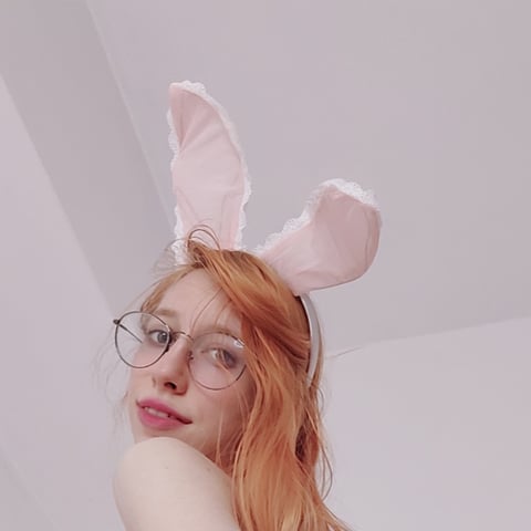 pornos.live foxxxette profile on OnlyFans in small-tiny-tits category