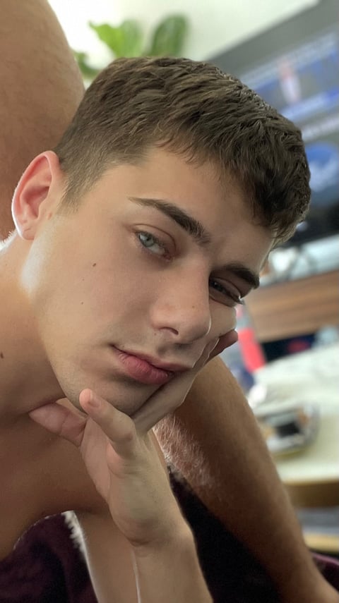 pornos.live joeymillsxxx profile on OnlyFans in gay category