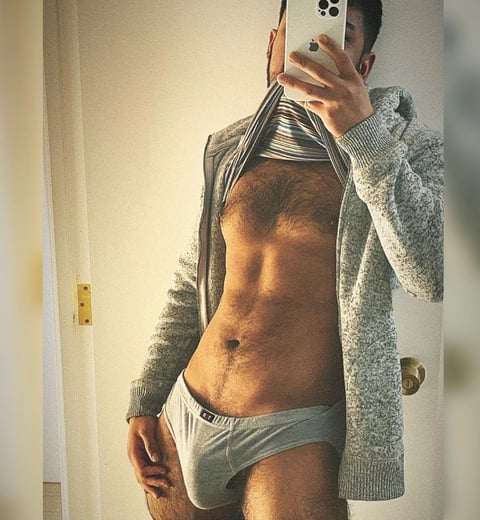 pornos.live mr.hugeload profile on OnlyFans in chile category