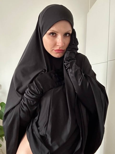 pornos.live nuria_onelove profile on OnlyFans in hijab category