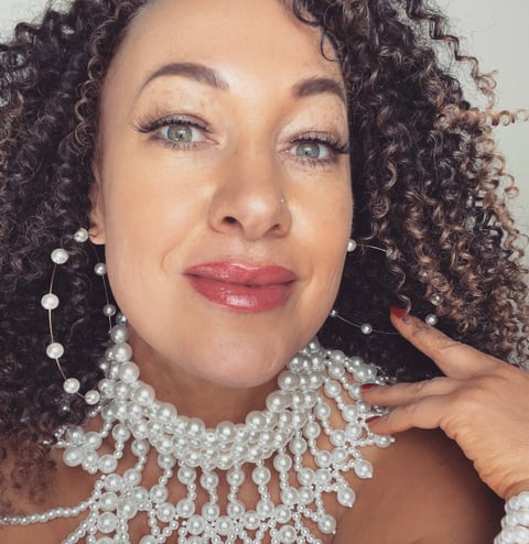 pornos.live racheldolezal profile on OnlyFans in sexting-with-phone category