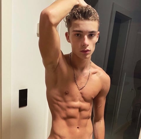 pornos.live romeo_twink profile on OnlyFans in gay category