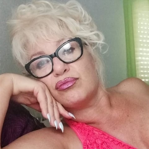 pornos.live senorafina profile on OnlyFans in granny category