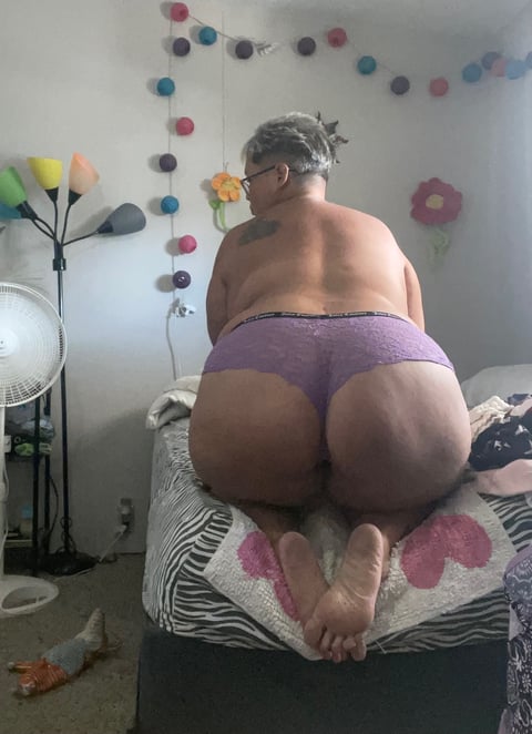 pornos.live sinfulandluscious profile on OnlyFans in granny category