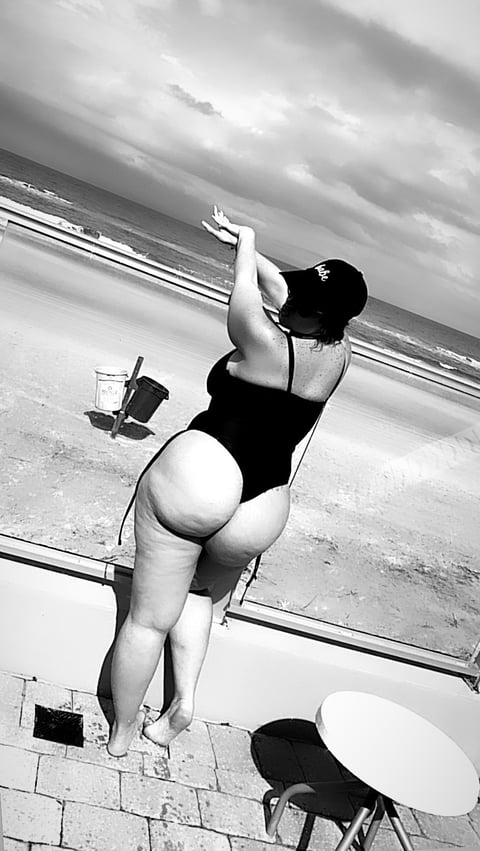 pornos.live thickitalianmami profile on OnlyFans in italy category