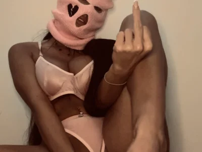 BELLA-VIP Trimmed webcam from United Kingdom